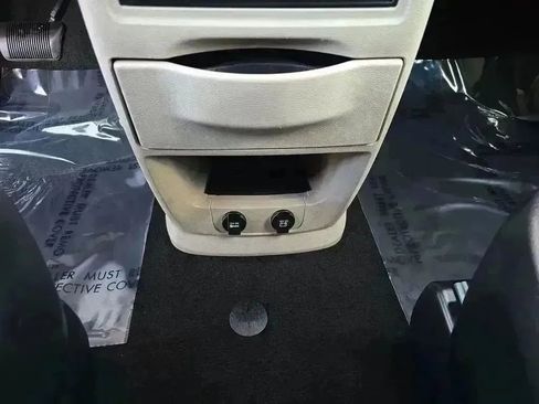 Used 2018 Dodge Grand Caravan SE w/ Rear Park Assist Package image 16