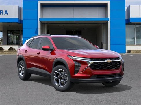 New 2026 Chevrolet Trax LT w/ Driver Confidence Package FWD image 7