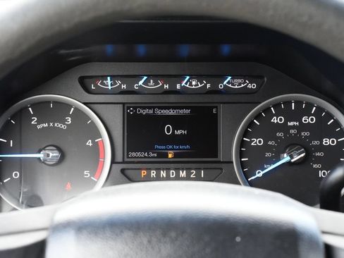 Used 2017 Ford F250 XLT AWD/4WD image 9
