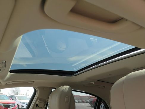 Used 2015 Mercedes-Benz S 550 4MATIC Sedan image 11