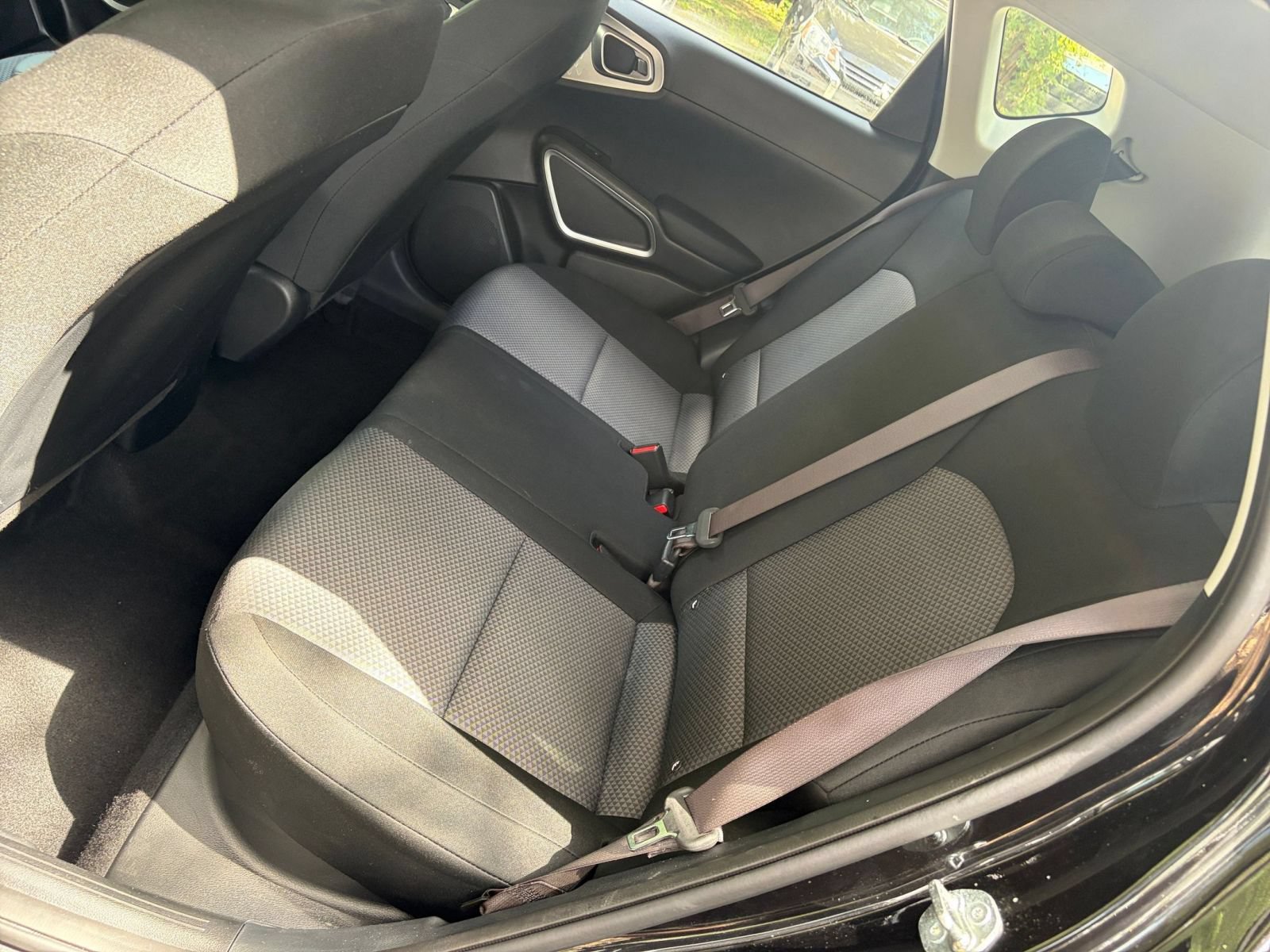 Used 2025 Kia Soul LX w/ LX Technology Package FWD image 22