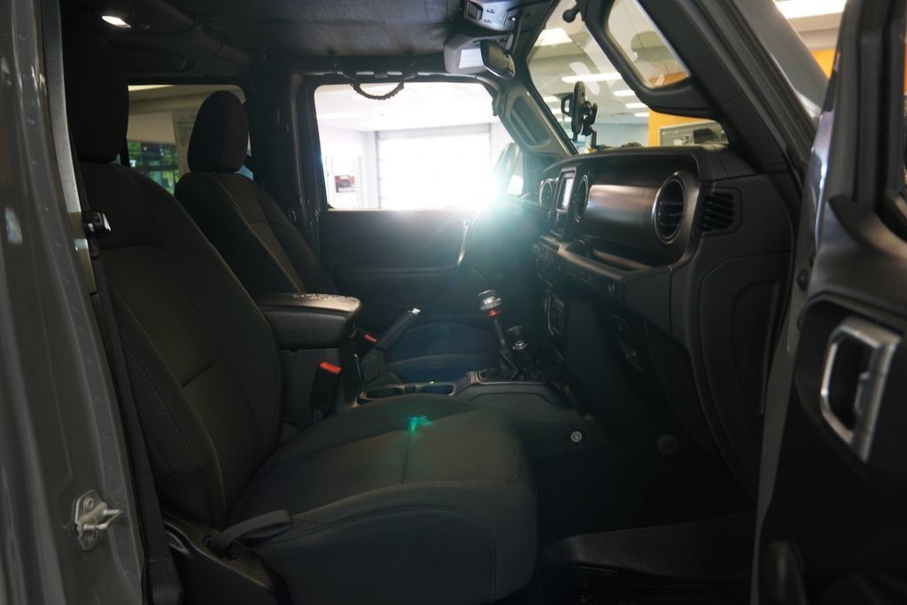 Used 2018 Jeep Wrangler Unlimited Sport AWD/4WD image 34