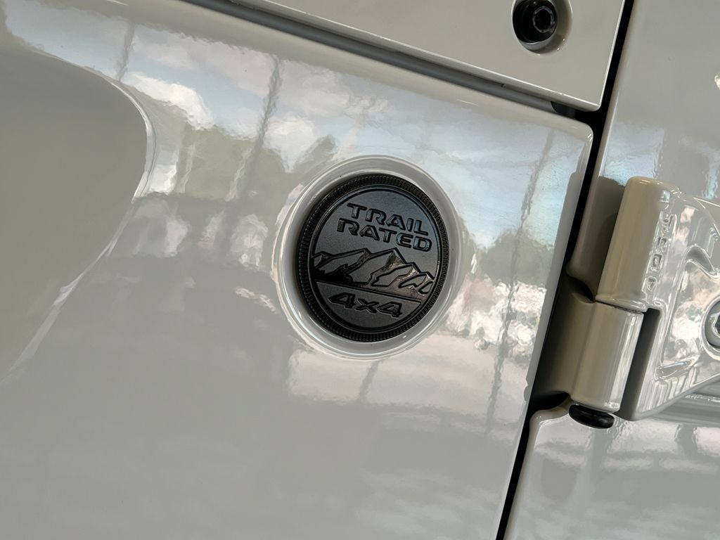 Used 2025 Jeep Wrangler Unlimited Sport AWD/4WD image 7