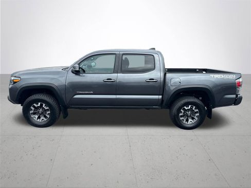 Used 2021 Toyota Tacoma TRD Off-Road w/ Technology Package AWD/4WD image 10