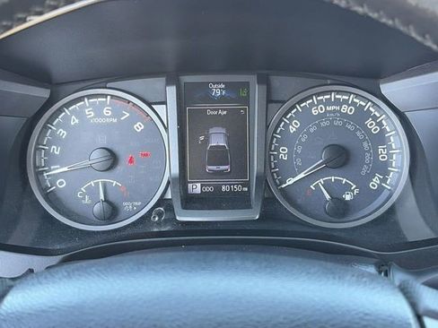 Used 2018 Toyota Tacoma TRD Sport w/ Technology Package image 25