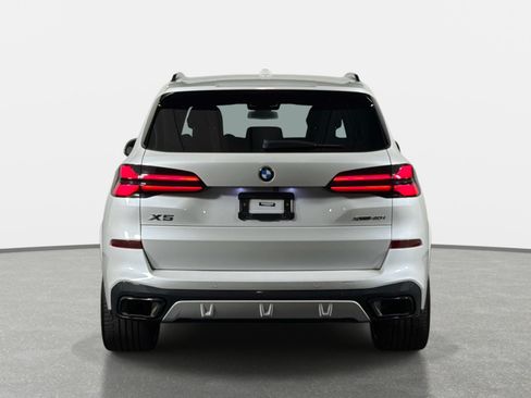 Used 2024 BMW X5 xDrive40i AWD/4WD image 4