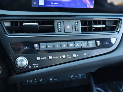 Used 2025 Lexus ES 350 w/ Premium Package image 24