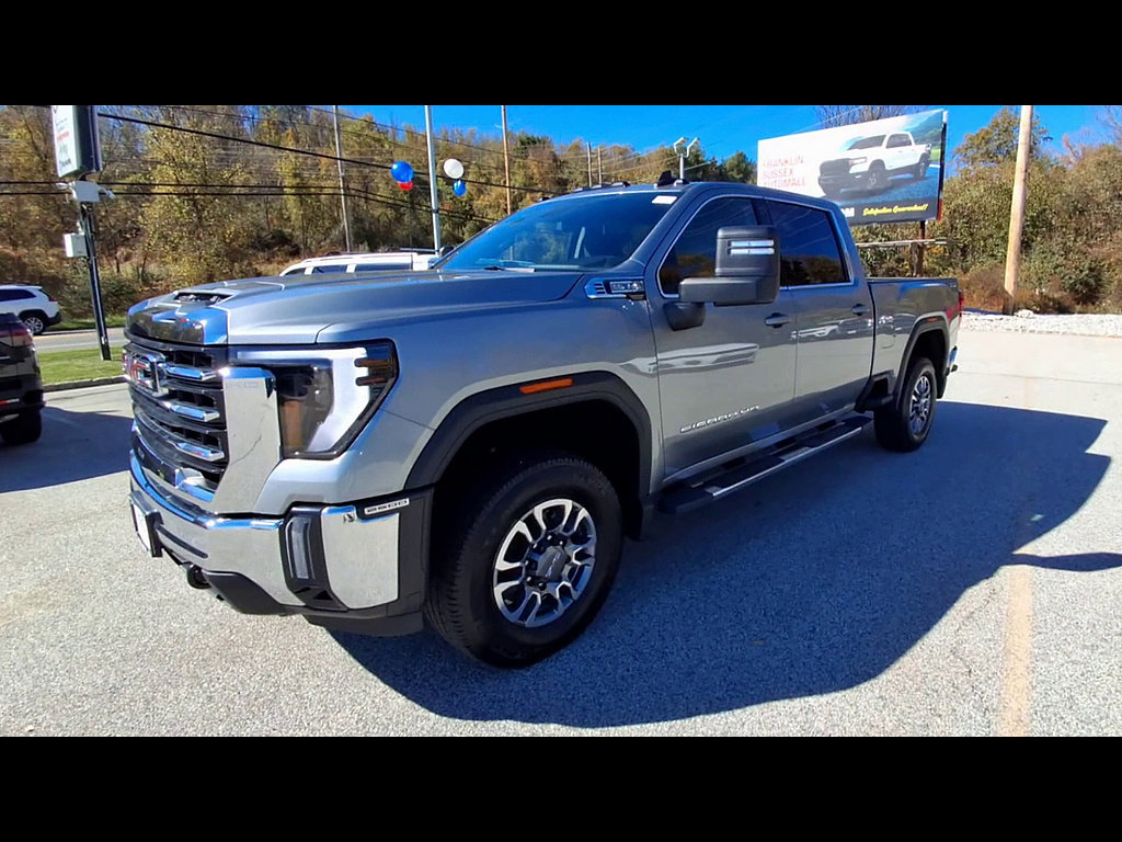 Used 2025 GMC Sierra 2500 SLE AWD/4WD image 4