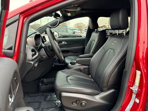 New 2026 Chrysler Pacifica Select image 10