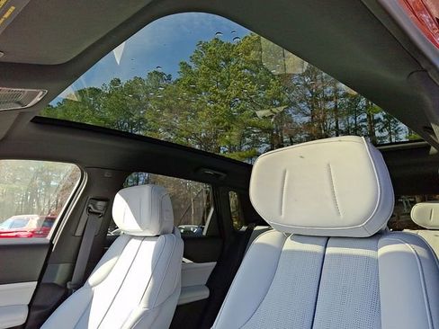 Used 2024 Cadillac Lyriq Luxury image 18