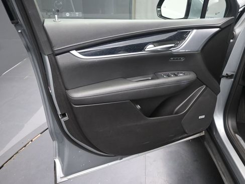 Certified 2025 Cadillac XT5 Premium Luxury image 11