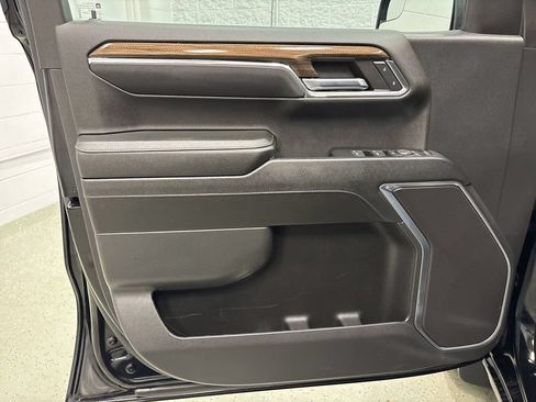 Used 2024 Chevrolet Silverado 1500 RST AWD/4WD image 18