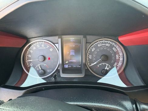 Used 2019 Toyota Tacoma TRD Off-Road image 16