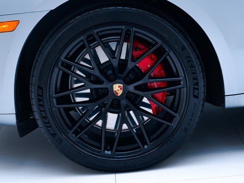 Used 2023 Porsche Macan GTS image 12