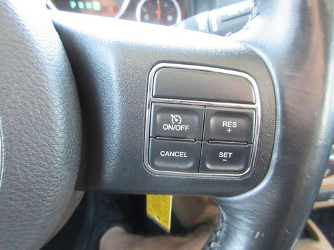 Used 2014 Jeep Wrangler Unlimited Sahara w/ Dual Top Group AWD/4WD image 27