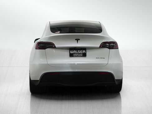 Used 2023 Tesla Model Y Long Range image 4
