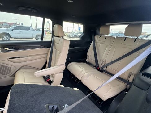 Used 2023 Jeep Grand Cherokee L Limited image 10