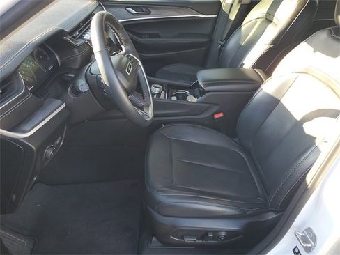 Used 2022 Jeep Grand Cherokee L Limited image 17