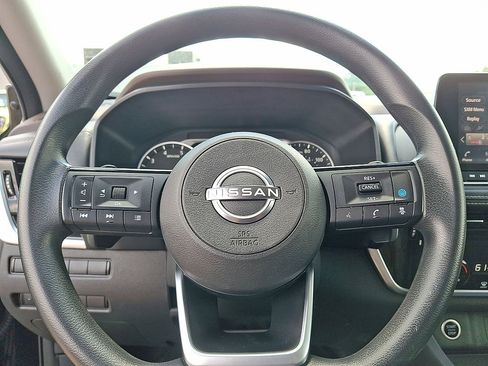 Used 2022 Nissan Rogue SV AWD/4WD image 16