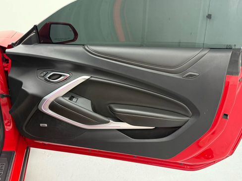 Used 2017 Chevrolet Camaro SS image 21