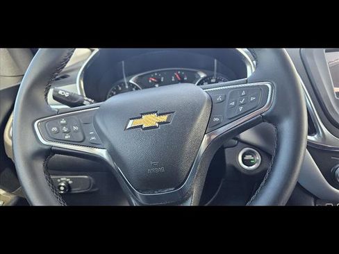 Used 2024 Chevrolet Equinox LT image 16