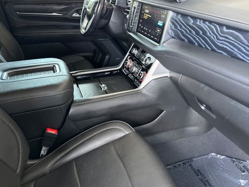 Used 2022 GMC Yukon Denali AWD/4WD image 18