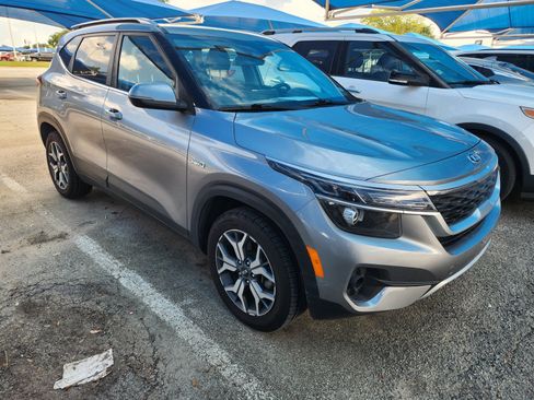 Used 2021 Kia Seltos EX AWD/4WD image 1