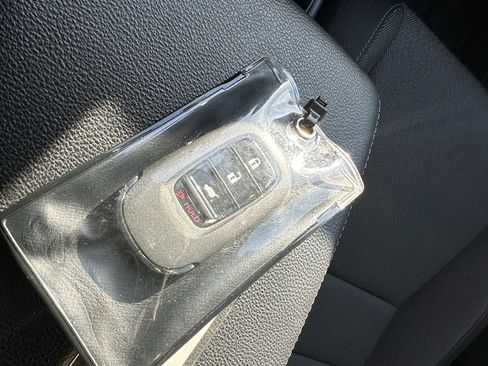 Used 2025 Honda CR-V LX image 36