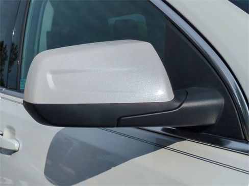 Used 2018 GMC Acadia SLT image 12