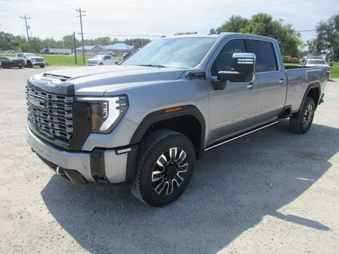 New 2026 GMC Sierra 3500 Denali Ultimate AWD/4WD image 11