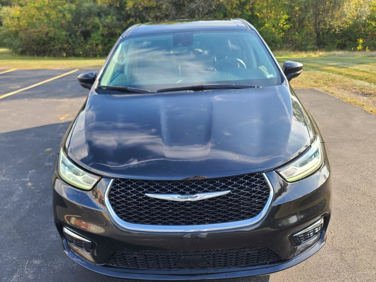 Used 2023 Chrysler Pacifica Touring-L FWD image 5