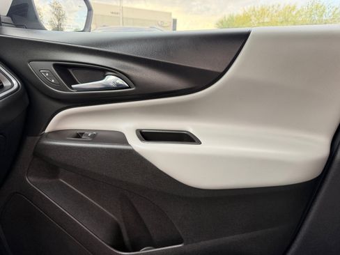 Used 2019 Chevrolet Equinox LT FWD image 16