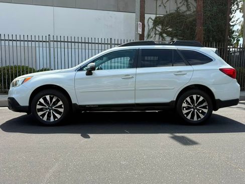 Used 2016 Subaru Outback 2.5i Limited AWD/4WD image 4