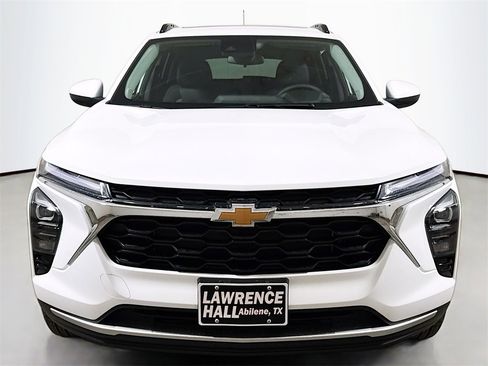 New 2026 Chevrolet Trax LT w/ Sunroof Package image 2