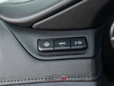 Used 2019 Cadillac Escalade ESV Luxury AWD/4WD image 36