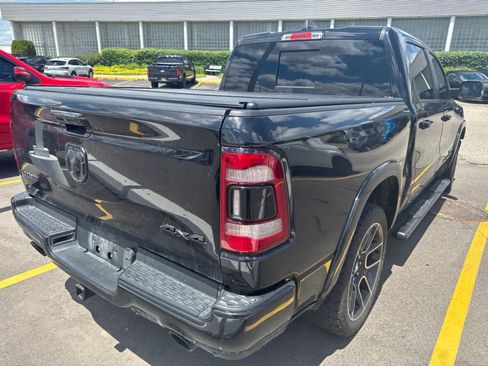 Used 2019 RAM 1500 Laramie AWD/4WD image 14