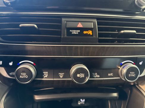 Used 2018 Honda Accord Touring image 28
