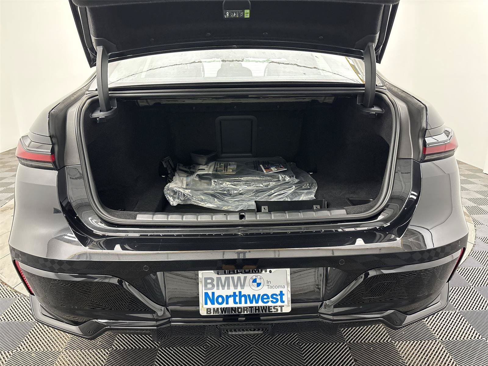 New 2026 BMW 740i xDrive AWD/4WD image 21