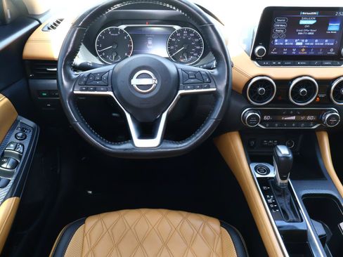 Used 2025 Nissan Sentra SV w/ SV Premium Package FWD image 9
