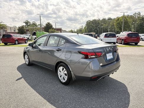 Used 2025 Nissan Versa S w/ Trunk Package FWD image 7