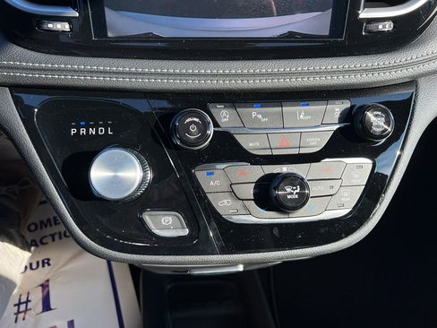 New 2026 Chrysler Pacifica Select image 32