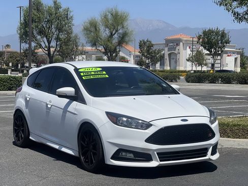 Used 2018 Ford Focus ST FWD image 11