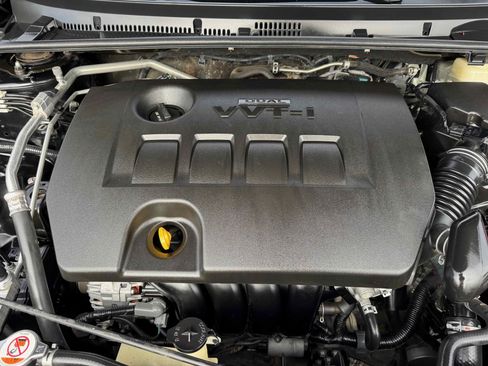 Used 2018 Toyota Corolla LE image 31