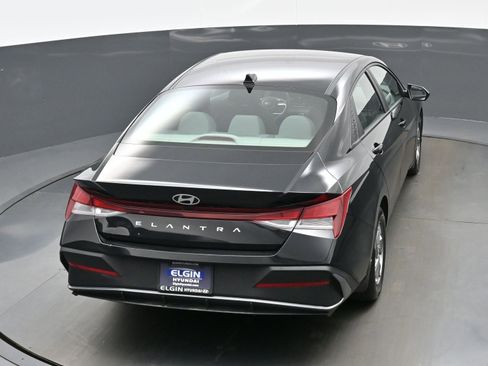 Used 2024 Hyundai Elantra SE FWD image 34