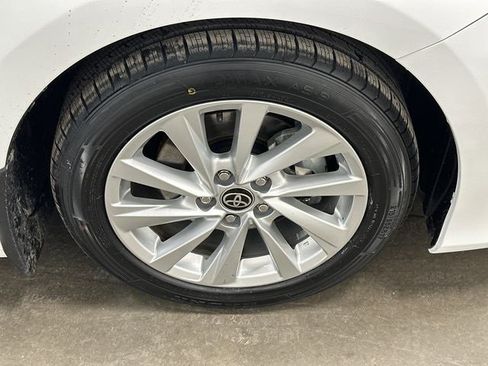 Used 2023 Toyota Camry LE image 5