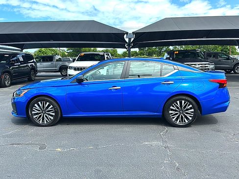 Used 2025 Nissan Altima 2.5 SV FWD image 5