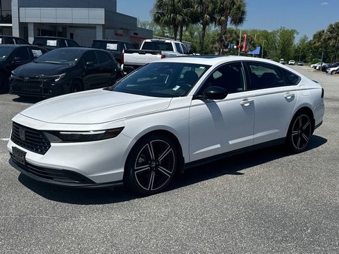 Used 2024 Honda Accord Sport image 7