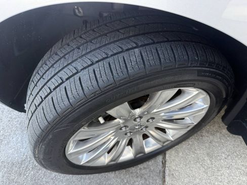 Used 2013 Lincoln MKX FWD image 16