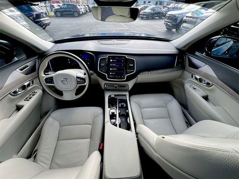 Used 2024 Volvo XC90 B6 Plus w/ Protection Package Premier image 18