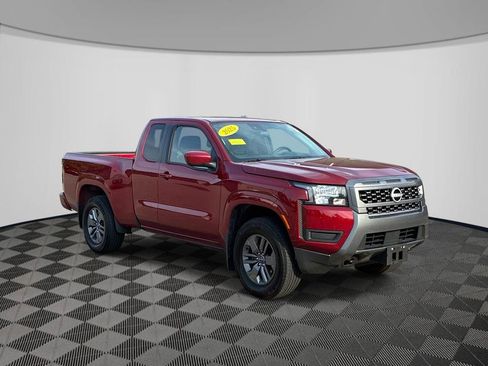 Used 2025 Nissan Frontier SV AWD/4WD image 3